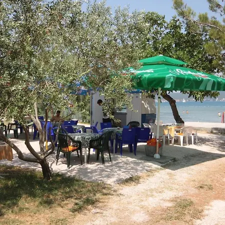 Nevidjane 325b דירה *